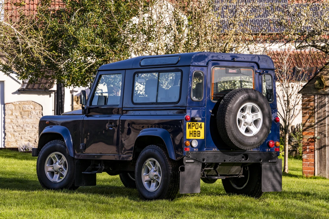 2004 Land Rover Defender 90 - Image 6 of 31