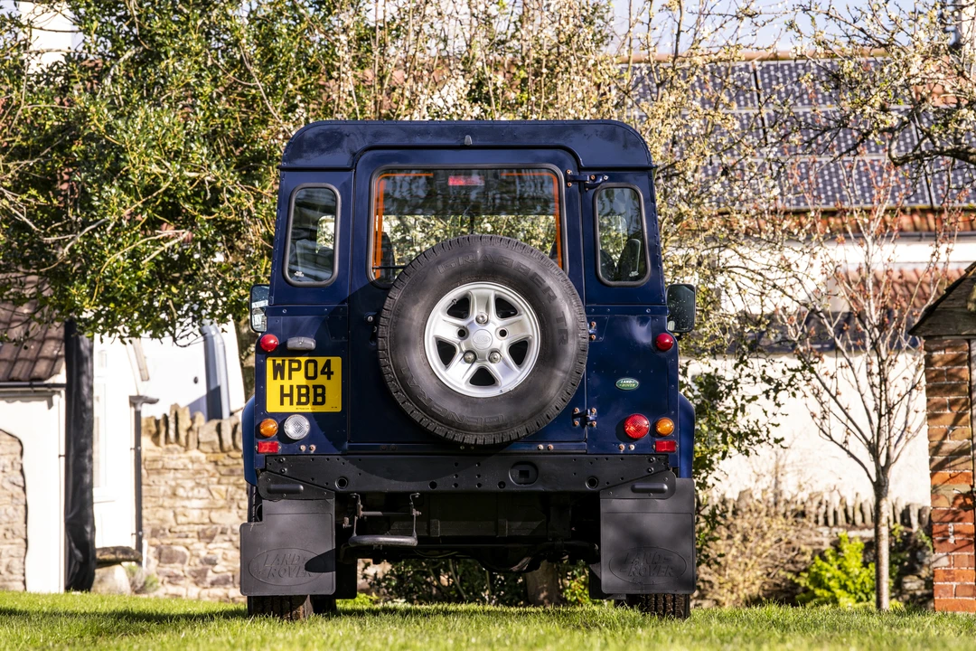 2004 Land Rover Defender 90 - Image 15 of 31