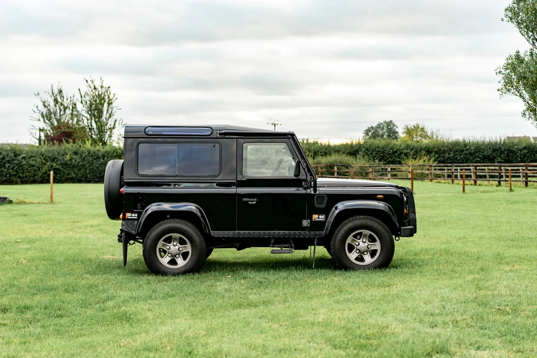 2004 Land Rover Defender 90 - Image 17 of 31