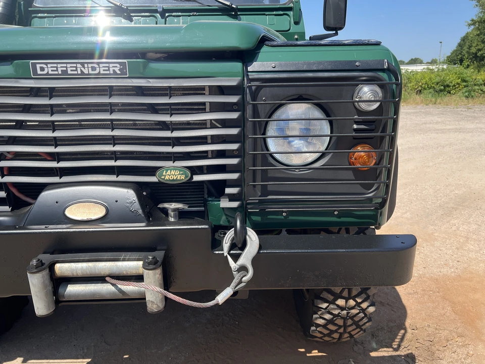 2004 Land Rover Defender 90 - Image 24 of 31