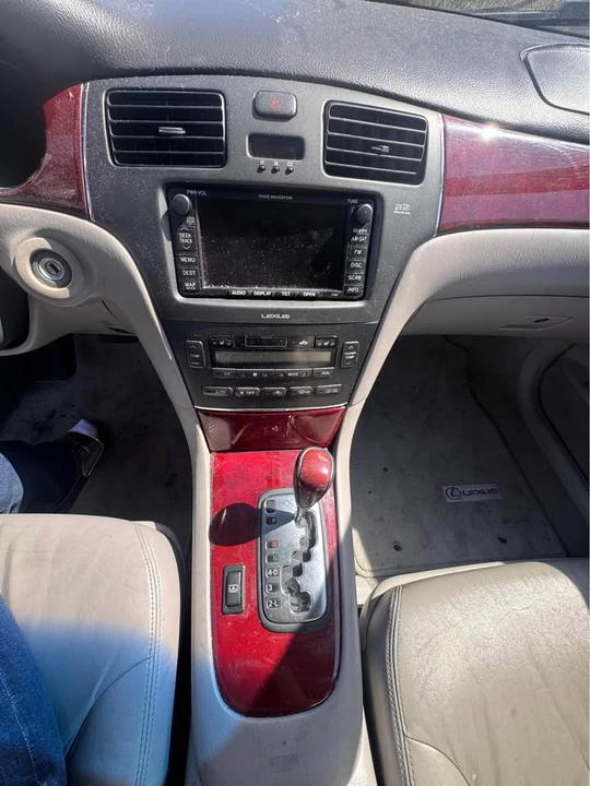 2004 Lexus ES 4th Gen - Image 5 of 9