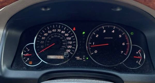 2004 Lexus GX 1st Gen - Image 11 of 16