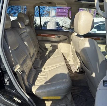 2004 Lexus GX 1st Gen - Image 9 of 16