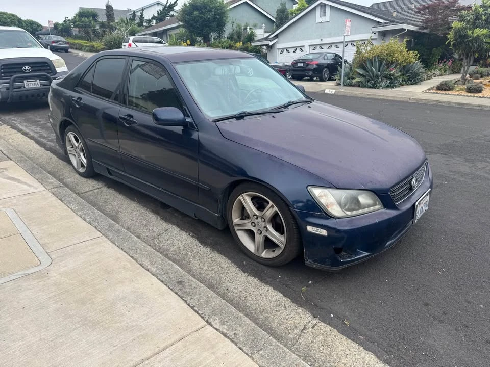 2004 Lexus IS 1st Gen - Image 2 of 5