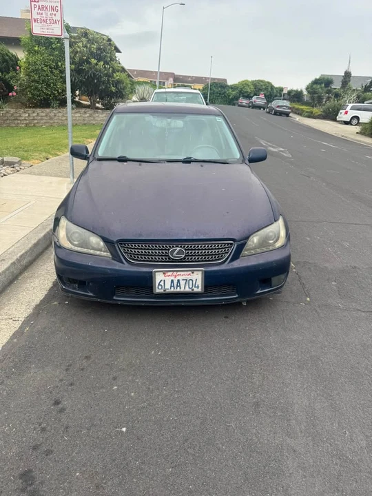 2004 Lexus IS 1st Gen - Image 4 of 5
