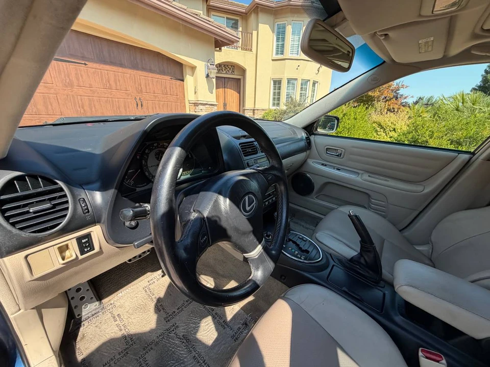 2004 Lexus IS 1st Gen - Image 13 of 14