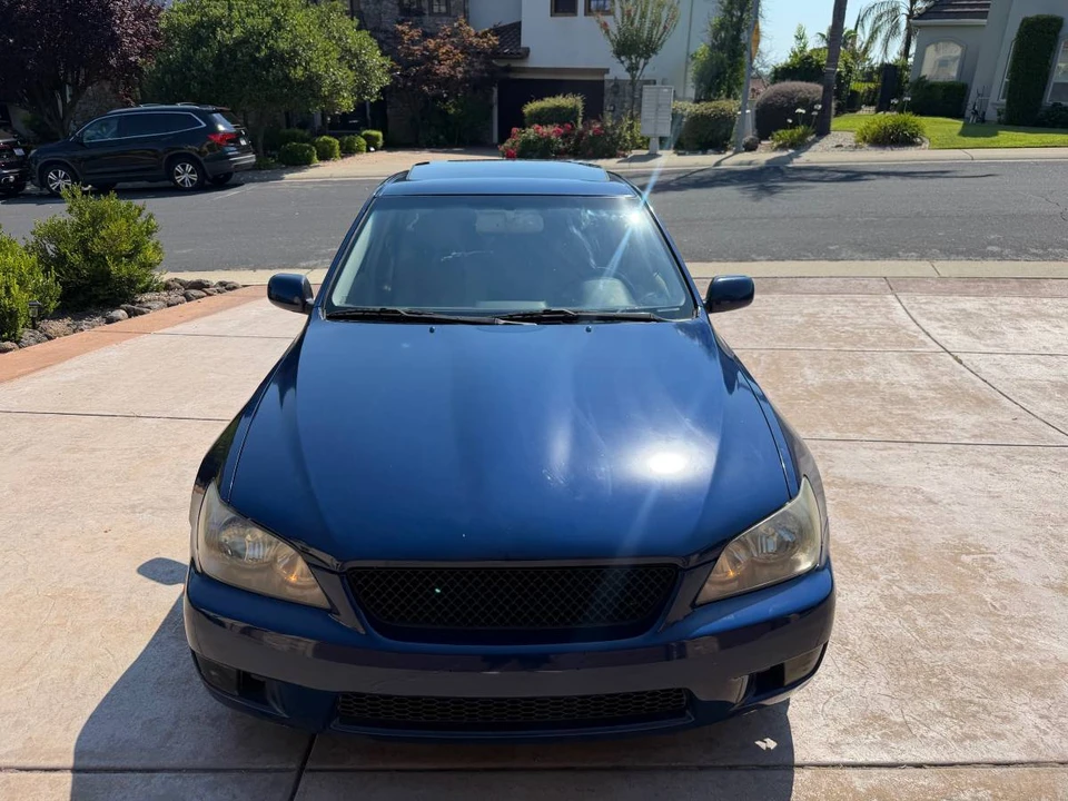 2004 Lexus IS 1st Gen - Image 8 of 14