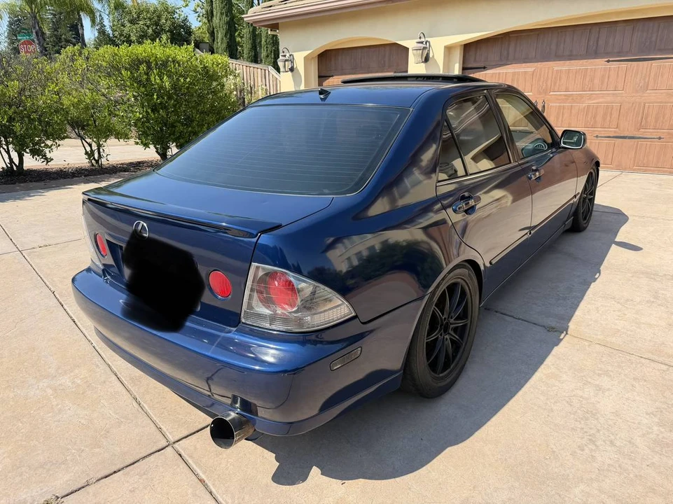 2004 Lexus IS 1st Gen - Image 5 of 14