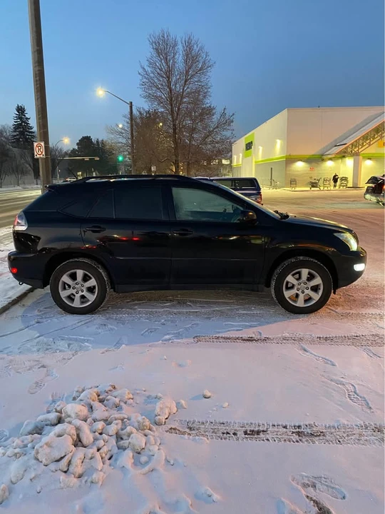 2004 Lexus RX 2nd Gen - Image 3 of 10