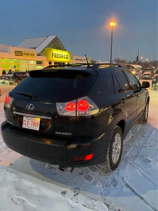 2004 Lexus RX 2nd Gen - Image 5 of 10