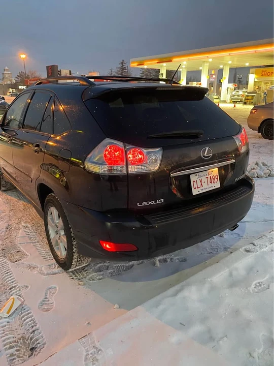 2004 Lexus RX 2nd Gen - Image 4 of 10
