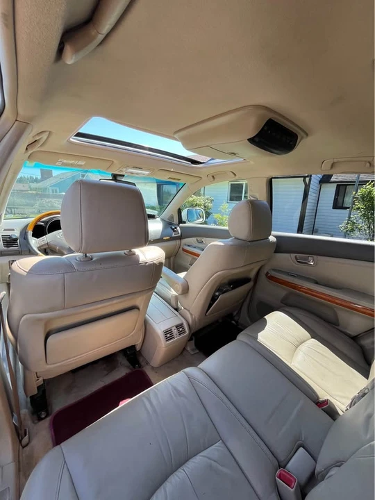 2004 Lexus RX 2nd Gen - Image 7 of 10