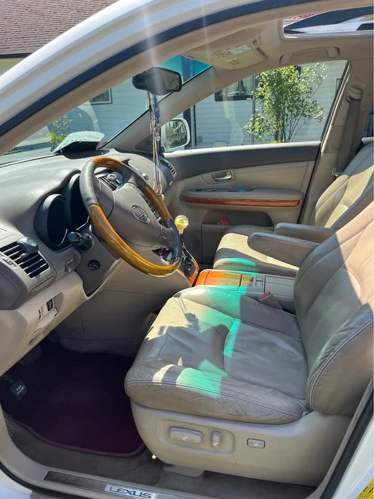 2004 Lexus RX 2nd Gen - Image 6 of 10