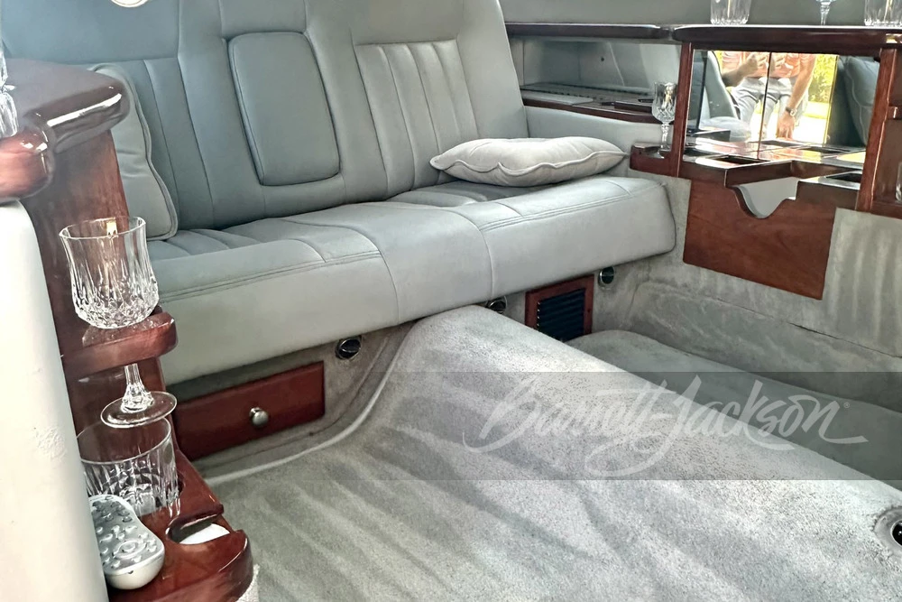 2004 Lincoln Town Car - Image 6 of 27