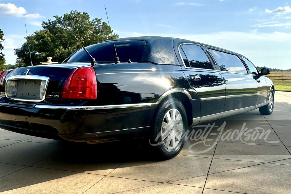 2004 Lincoln Town Car - Image 20 of 27