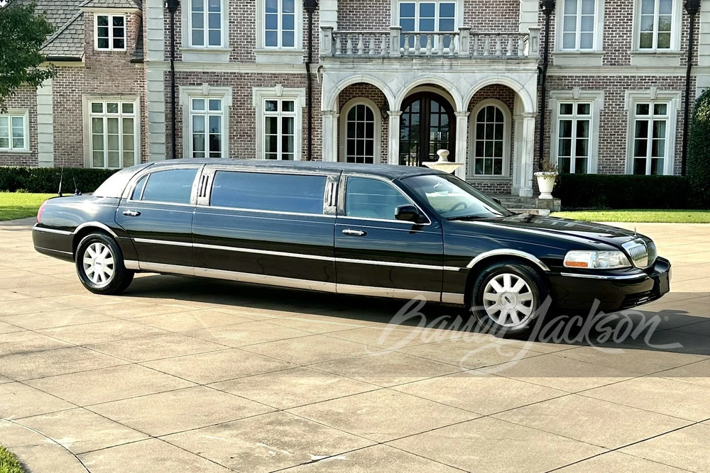 2004 Lincoln Town Car - Image 15 of 27