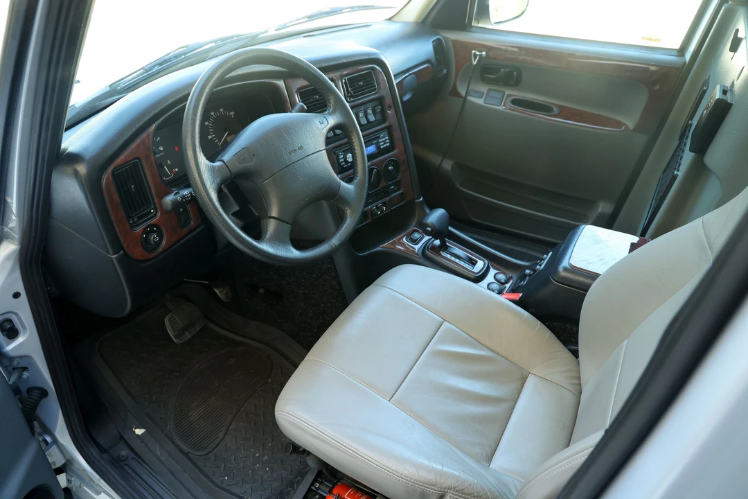 2004 LTI - Image 29 of 31