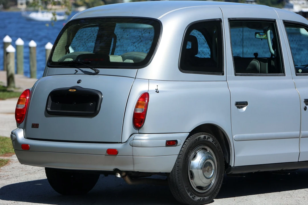 2004 LTI - Image 23 of 31
