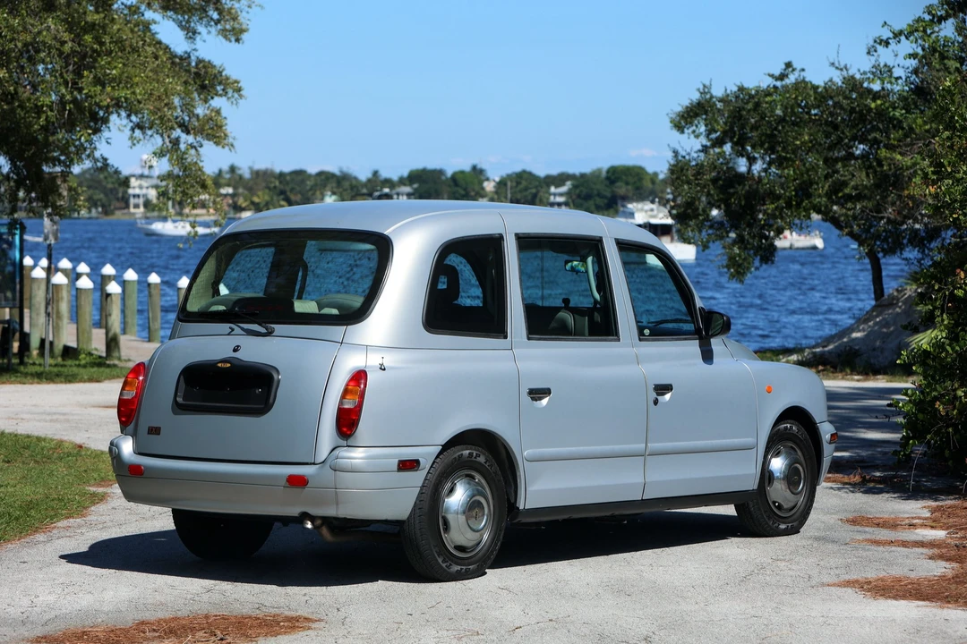 2004 LTI - Image 7 of 31