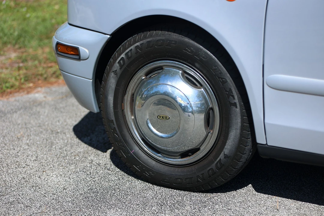 2004 LTI - Image 21 of 31