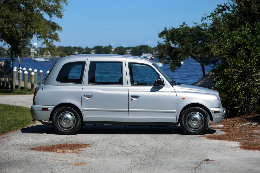 2004 LTI - Image 8 of 31