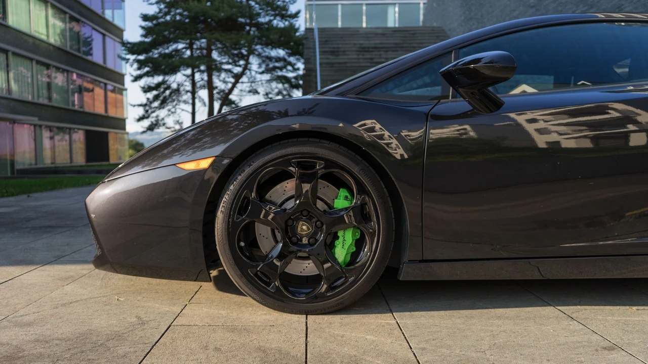 2004 Lamborghini Gallardo - Image 16 of 31
