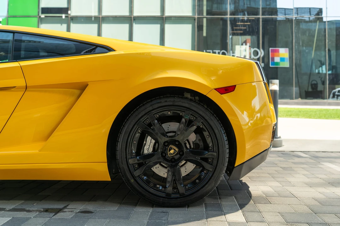 2004 Lamborghini Gallardo - Image 24 of 31