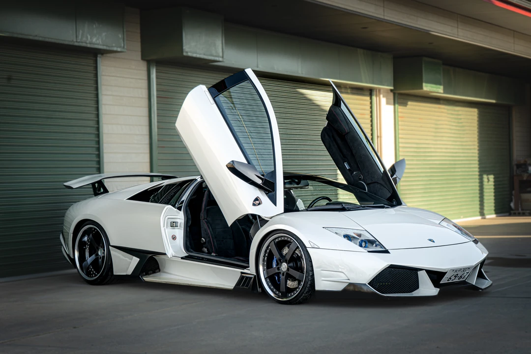 2004 Lamborghini Murcielago - Image 12 of 31