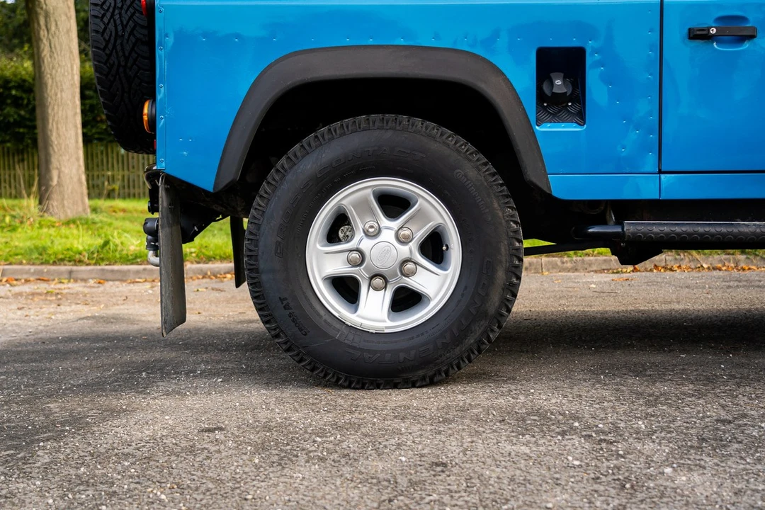 2004 Land Rover Defender 90 - Image 15 of 30