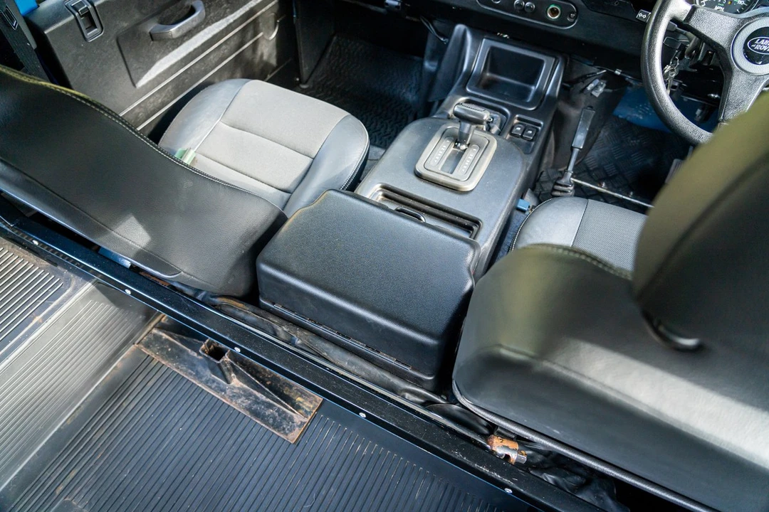 2004 Land Rover Defender 90 - Image 28 of 30