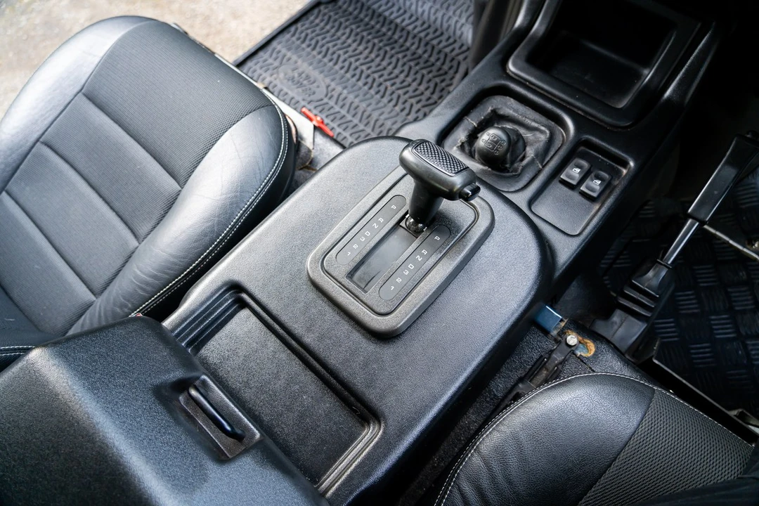 2004 Land Rover Defender 90 - Image 24 of 30