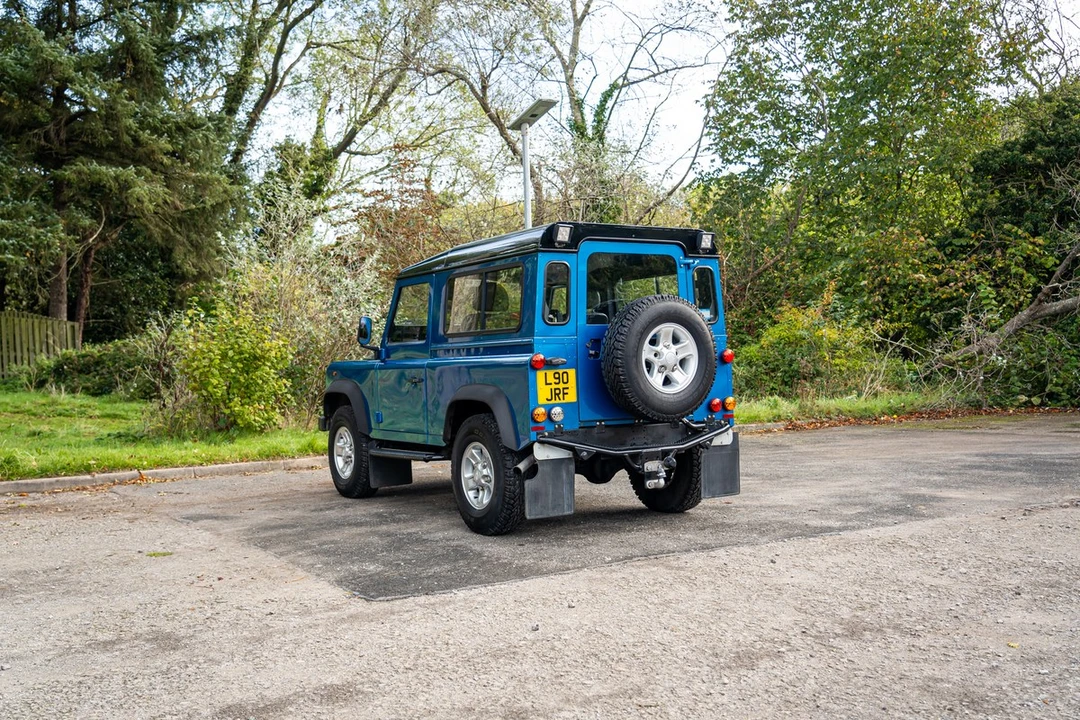 2004 Land Rover Defender 90 - Image 5 of 30