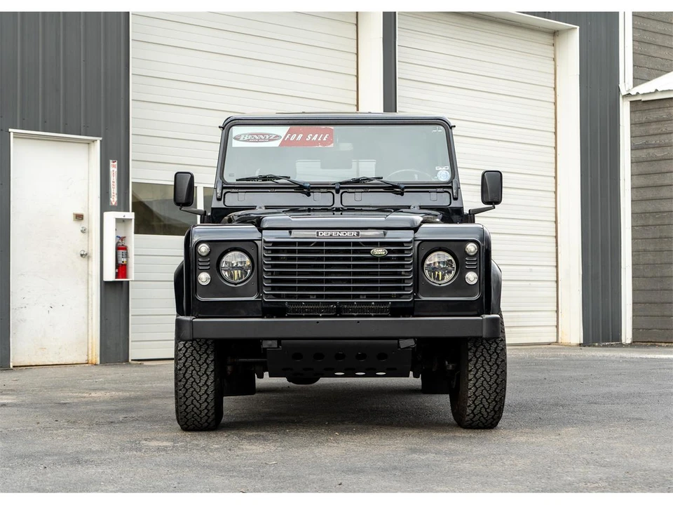 2004 Land Rover Defender 110 - Image 2 of 31