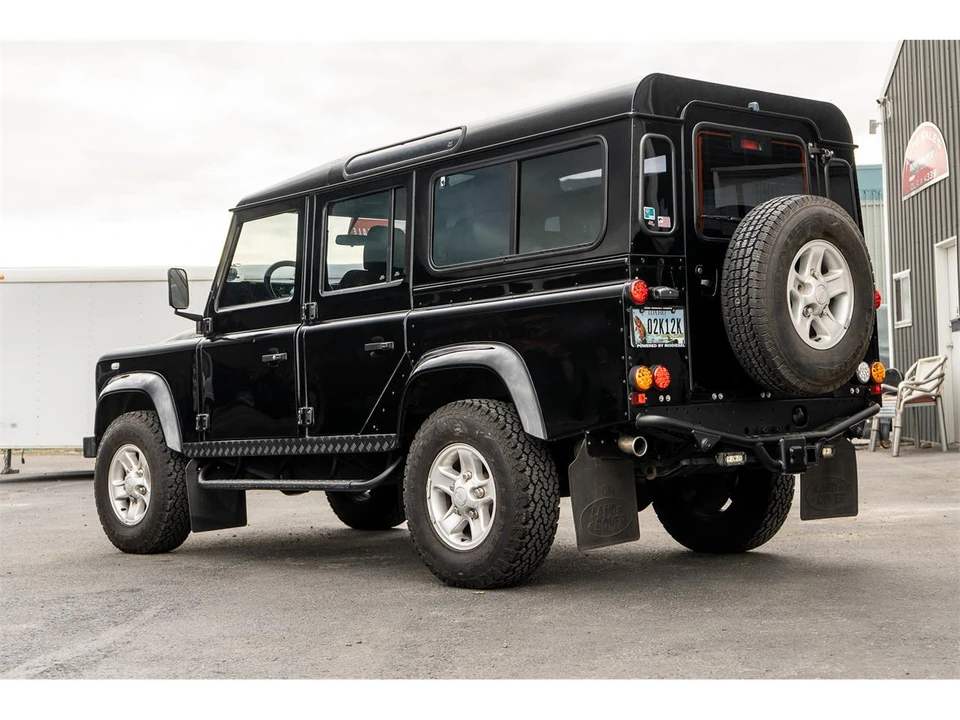 2004 Land Rover Defender 110 - Image 6 of 31