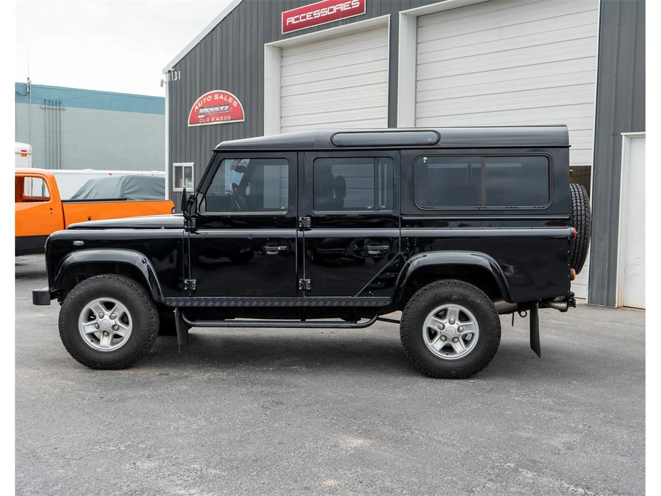 2004 Land Rover Defender 110 - Image 13 of 31