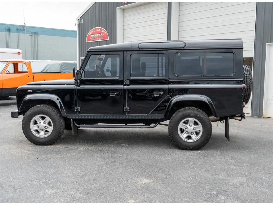 2004 Land Rover Defender 110 - Image 15 of 31