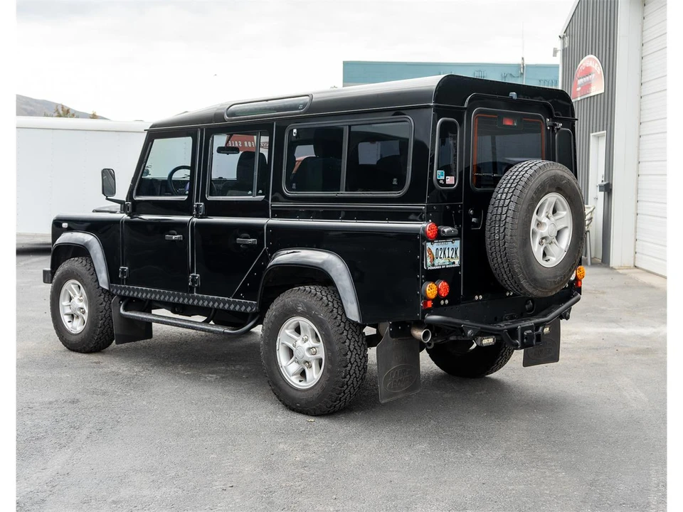 2004 Land Rover Defender 110 - Image 16 of 31