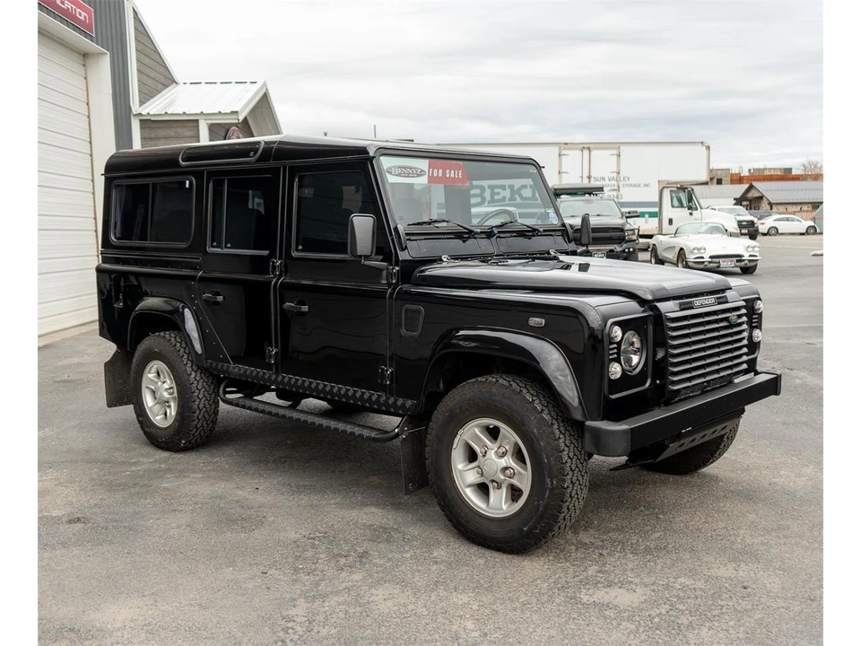 2004 Land Rover Defender 110 - Image 19 of 31