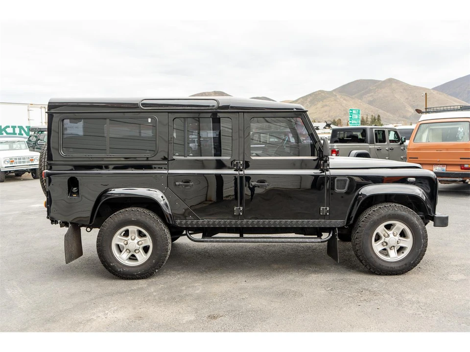 2004 Land Rover Defender 110 - Image 20 of 31