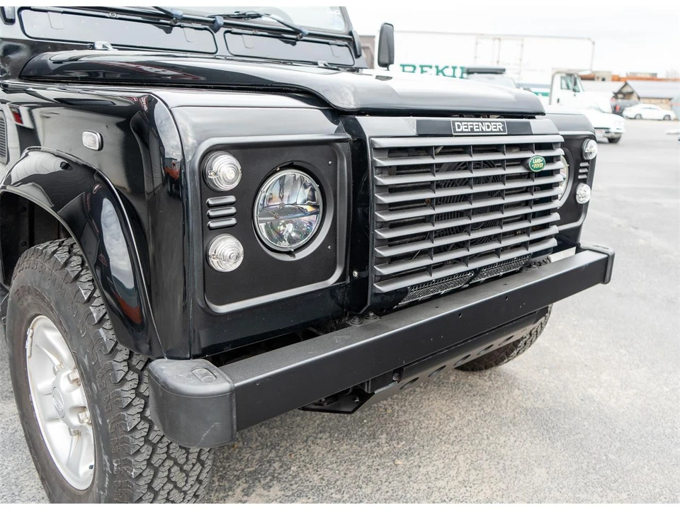 2004 Land Rover Defender 110 - Image 25 of 31