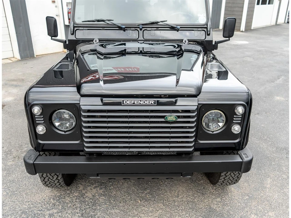 2004 Land Rover Defender 110 - Image 26 of 31
