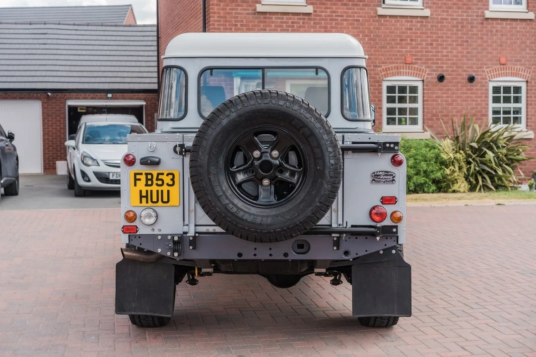 2004 Land Rover Defender 110 - Image 12 of 30