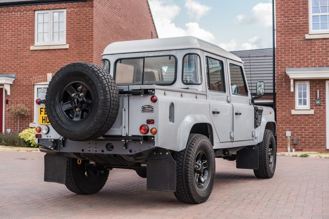 2004 Land Rover Defender 110 - Image 2 of 30