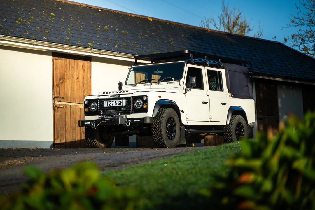 2004 Land Rover Defender 110 - Image 15 of 31