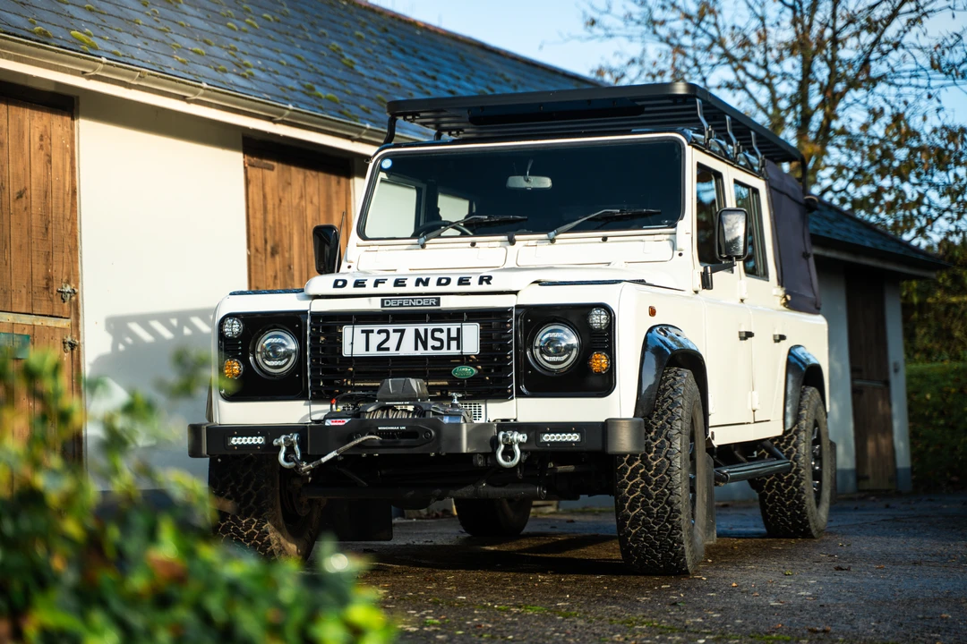 2004 Land Rover Defender 110 - Image 11 of 31