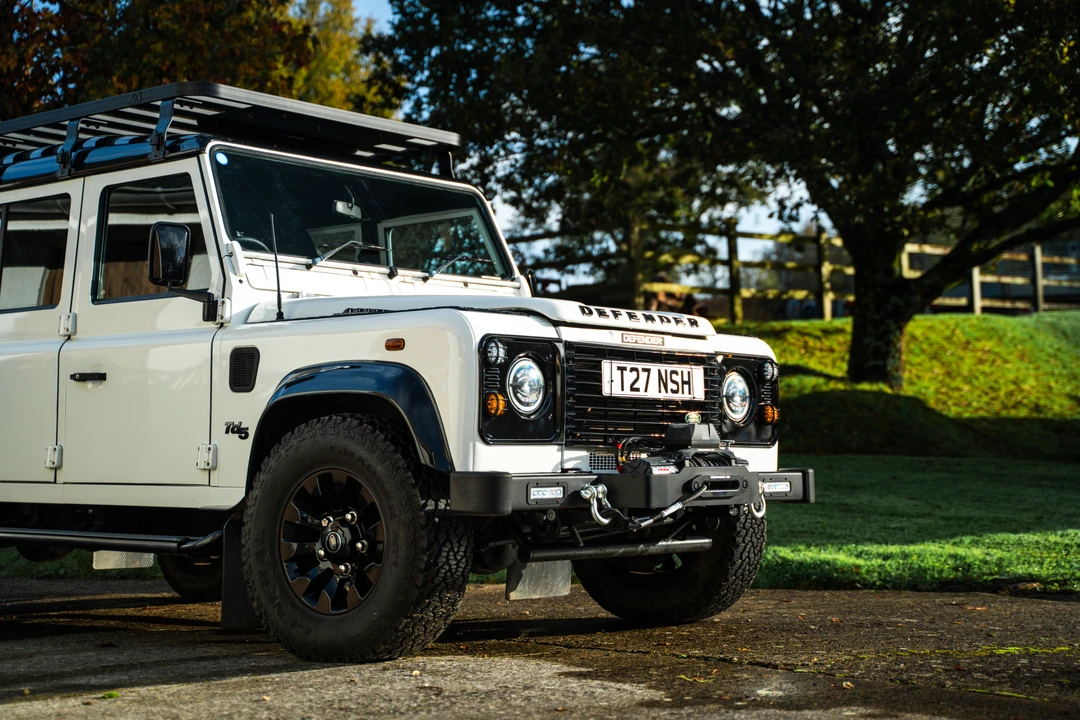 2004 Land Rover Defender 110 - Image 19 of 31