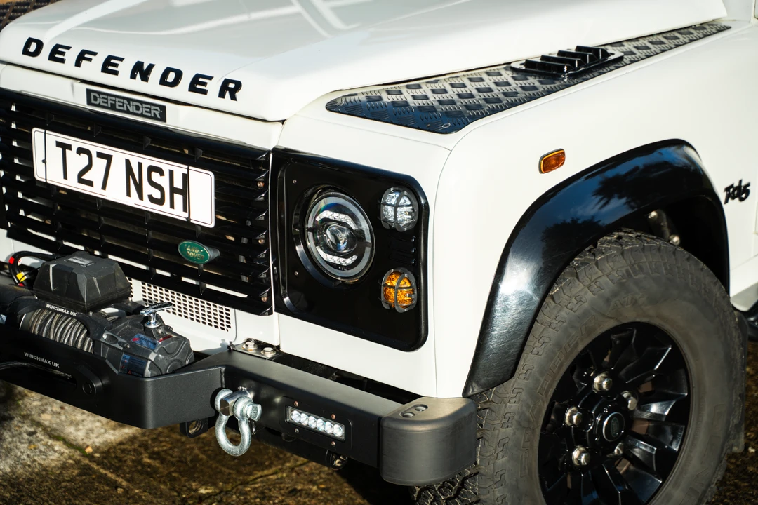 2004 Land Rover Defender 110 - Image 21 of 31
