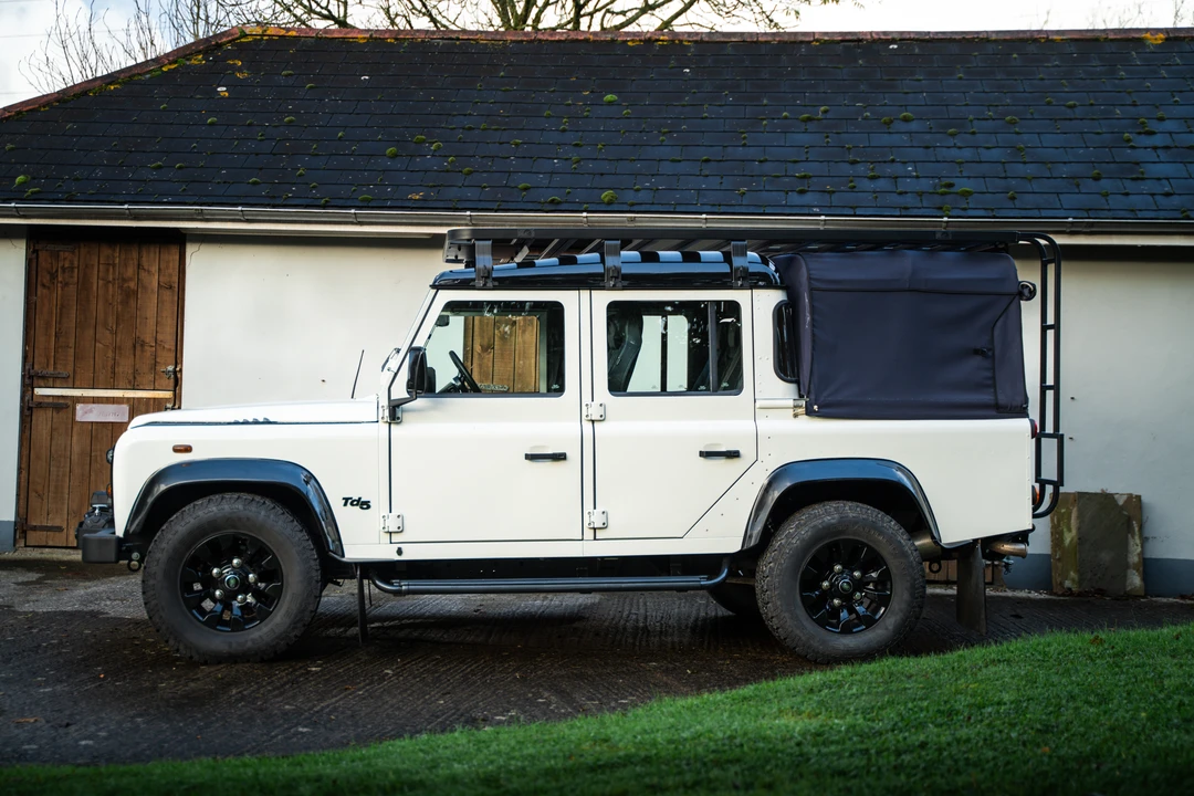 2004 Land Rover Defender 110 - Image 5 of 31