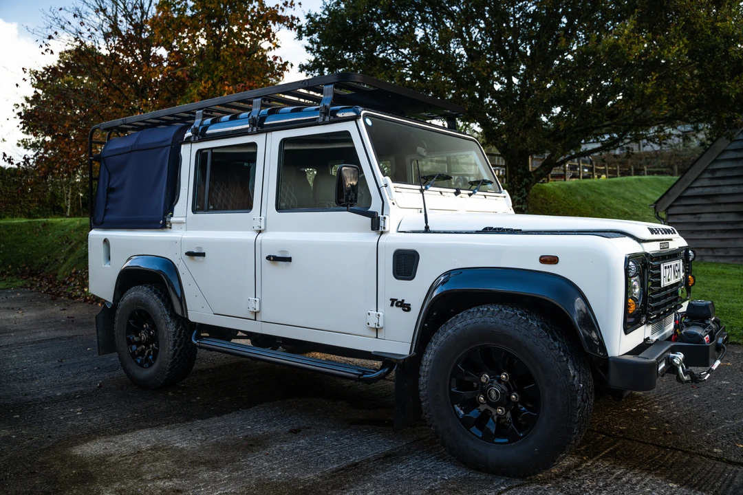 2004 Land Rover Defender 110 - Image 14 of 31