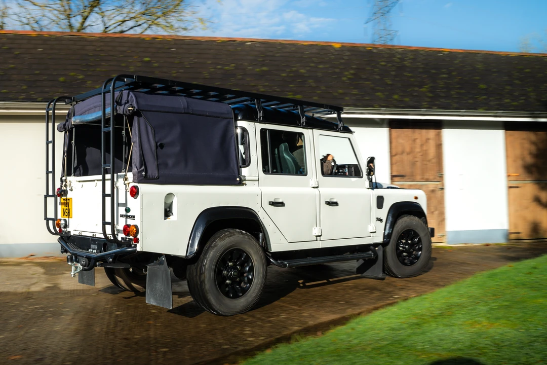 2004 Land Rover Defender 110 - Image 8 of 31